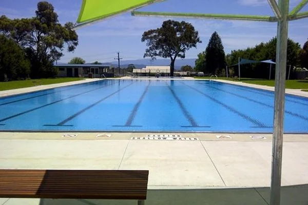 Visit Moe Outdoor Swimming Pool