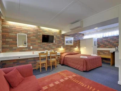 Cedar Lodge