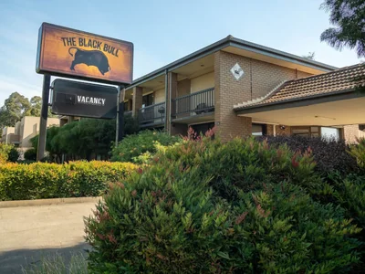 Black Bull Motel